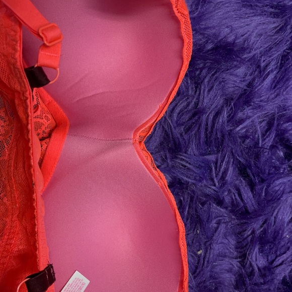 Victoria Secrets Bra NWTS - Picture 3 of 4